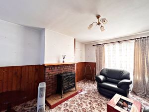 Living Room- click for photo gallery